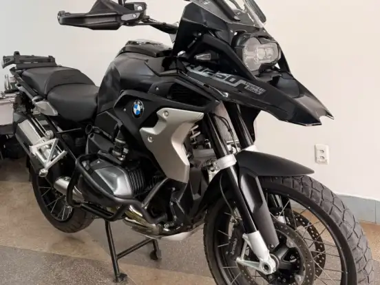 BMW-R 1250 GS PREMIUM TRIPLE BLACK BMW-R 1250 GS PREMIUM TRIPLE BLACK-2023