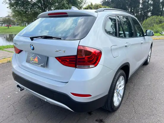 BMW-X1-2.0 16V TURBO ACTIVEFLEX SDRIVE20I X-LINE 4P AUTOMÁTICO BMW-X1-2015