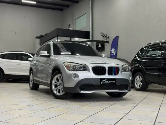 BMW-X1-2.0 18I TOP 4X2 24V GASOLINA 4P AUTOMÁTICO BMW-X1-2011