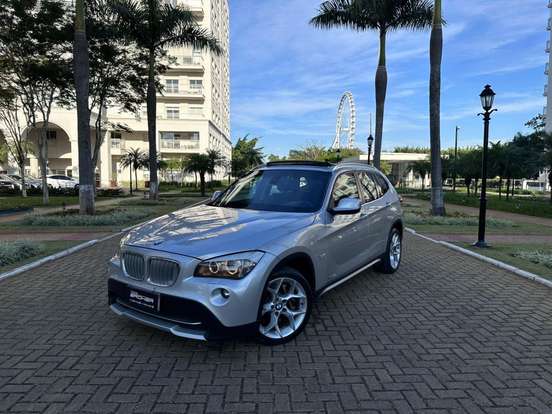 BMW-X1-2011