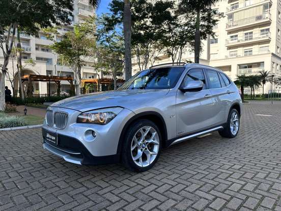 BMW-X1-2011