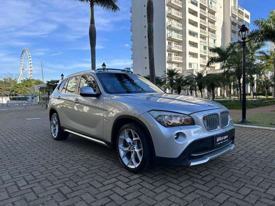 BMW-X1-2011
