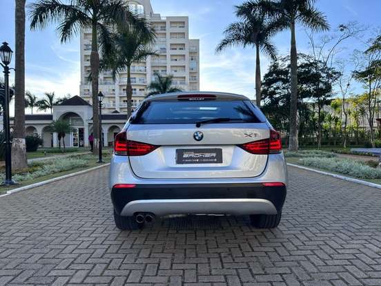 BMW-X1-2011