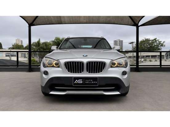 BMW-X1-2011