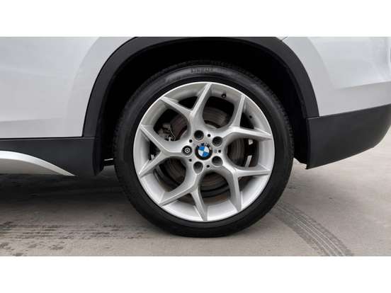 BMW-X1-2011