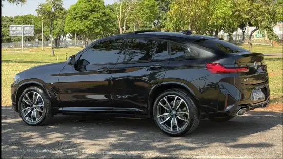 BMW-X4-2023