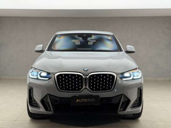 BMW-X4-2022