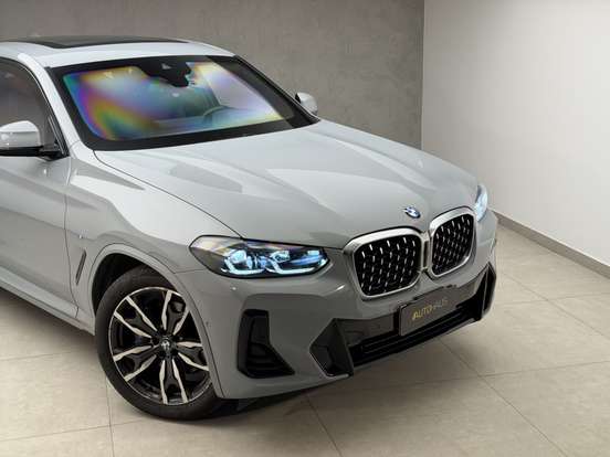 BMW-X4-2022
