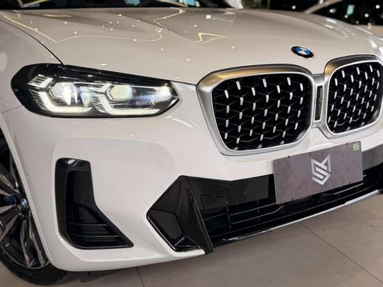 BMW-X4-2024