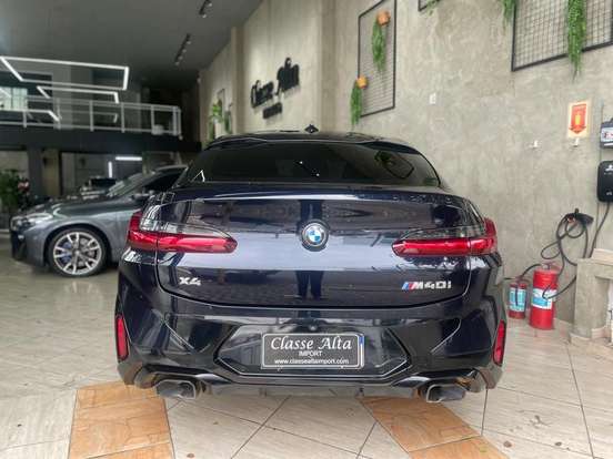 BMW-X4-2022