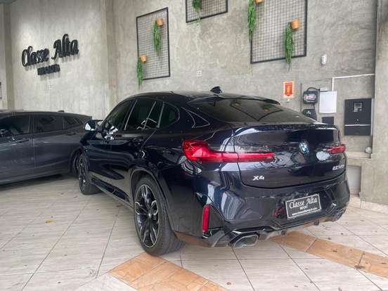 BMW-X4-2022