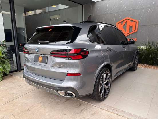 BMW-X5-2024