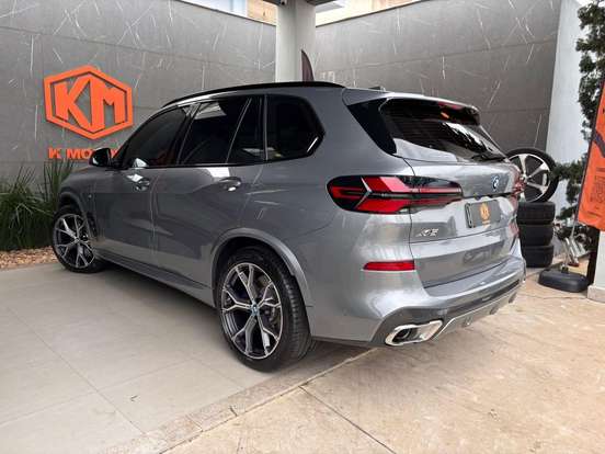 BMW-X5-2024
