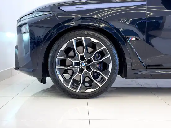 BMW-X7-4.4 V8 GASOLINA M60i STEPTRONIC BMW-X7-2023