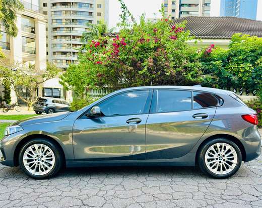BMW-118i-2019