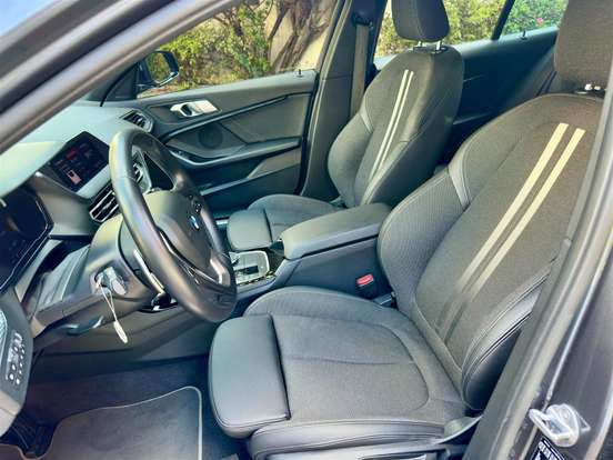 BMW-118i-2019