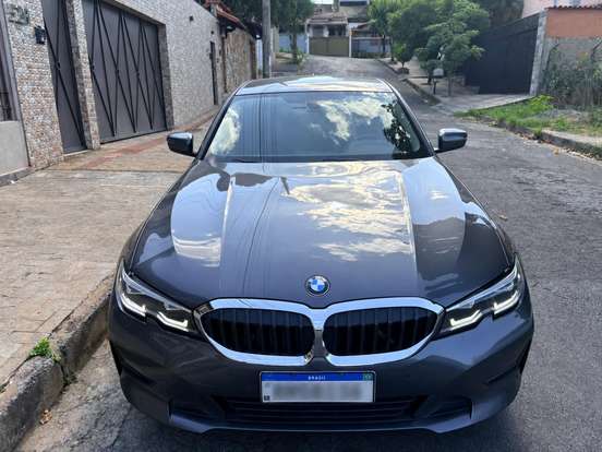 BMW-320i-2021