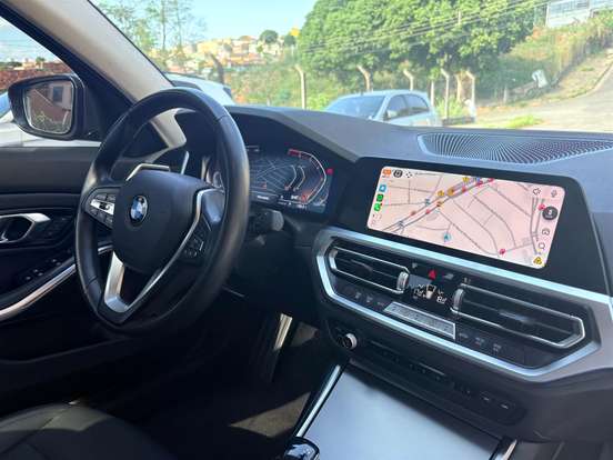 BMW-320i-2021