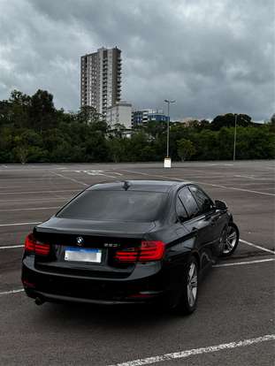 BMW-320i-2013