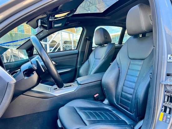 BMW-330e-2022