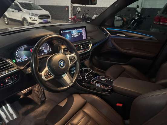 BMW-iX3-2023