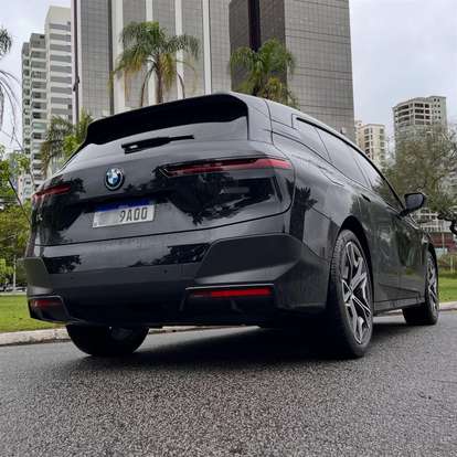 BMW-iX-2023