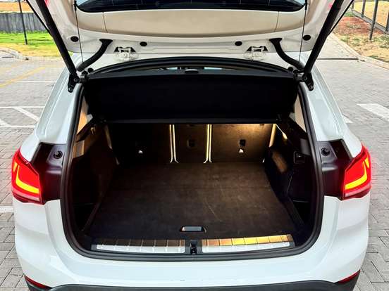 BMW-X1-2.0 16V TURBO ACTIVEFLEX SDRIVE20I X-LINE PLUS 4P AUTOMÁTICO BMW-X1-2022