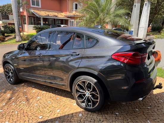 BMW-X4-2017