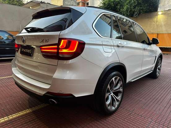 BMW-X5-3.0 4X4 30D I6 TURBO DIESEL 4P AUTOMÁTICO BMW-X5-2015
