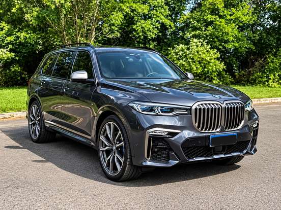 BMW-X7-2021
