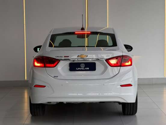 CHEVROLET-CRUZE-2017