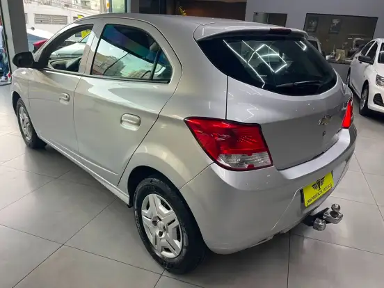 CHEVROLET-ONIX-2016