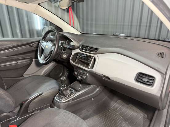 CHEVROLET-ONIX-2018