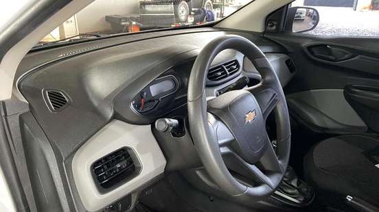CHEVROLET-ONIX-2018