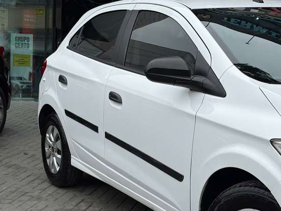 CHEVROLET-ONIX-2016