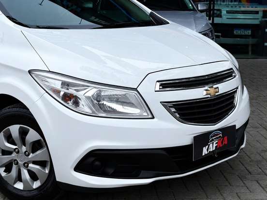 CHEVROLET-ONIX-2016