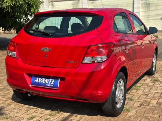 CHEVROLET-ONIX-2015