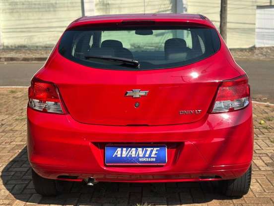 CHEVROLET-ONIX-2015