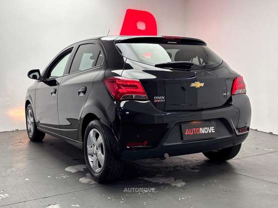 CHEVROLET-ONIX-1.4 MPFI LT 8V FLEX 4P MANUAL CHEVROLET-ONIX-2018