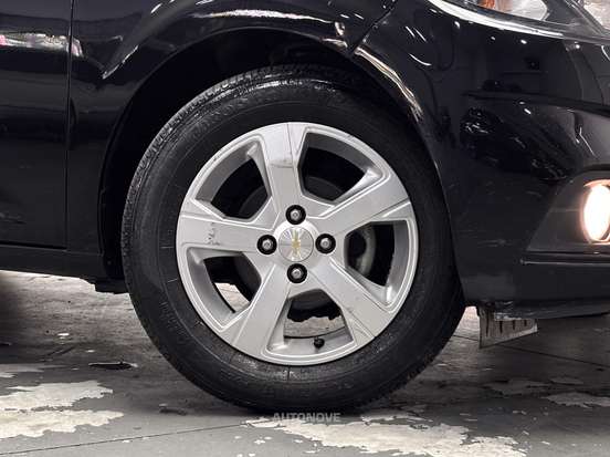 CHEVROLET-ONIX-2018