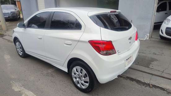 CHEVROLET-ONIX-2016