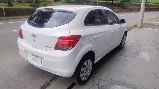 CHEVROLET-ONIX-2016