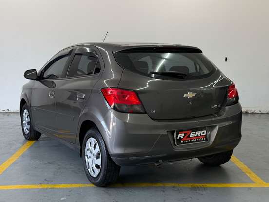 CHEVROLET-ONIX-2014