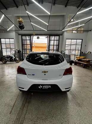 CHEVROLET-ONIX-2017