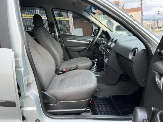 CHEVROLET-PRISMA-2008