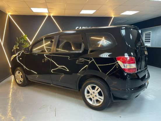 CHEVROLET-SPIN-2013