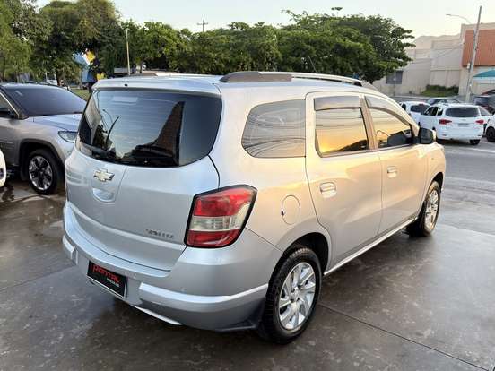 CHEVROLET-SPIN-2013