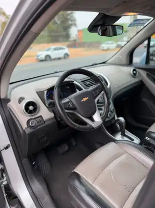CHEVROLET-TRACKER-2015