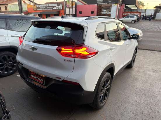 CHEVROLET-TRACKER-2023