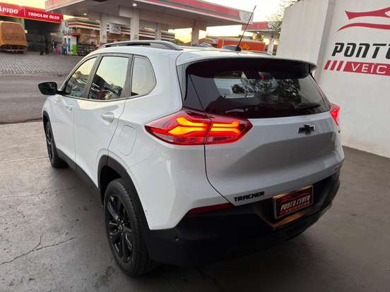 CHEVROLET-TRACKER-2023